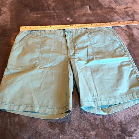 Women’s Eddie Bauer ripstop size 36 waist green shorts - Picture 4 of 10